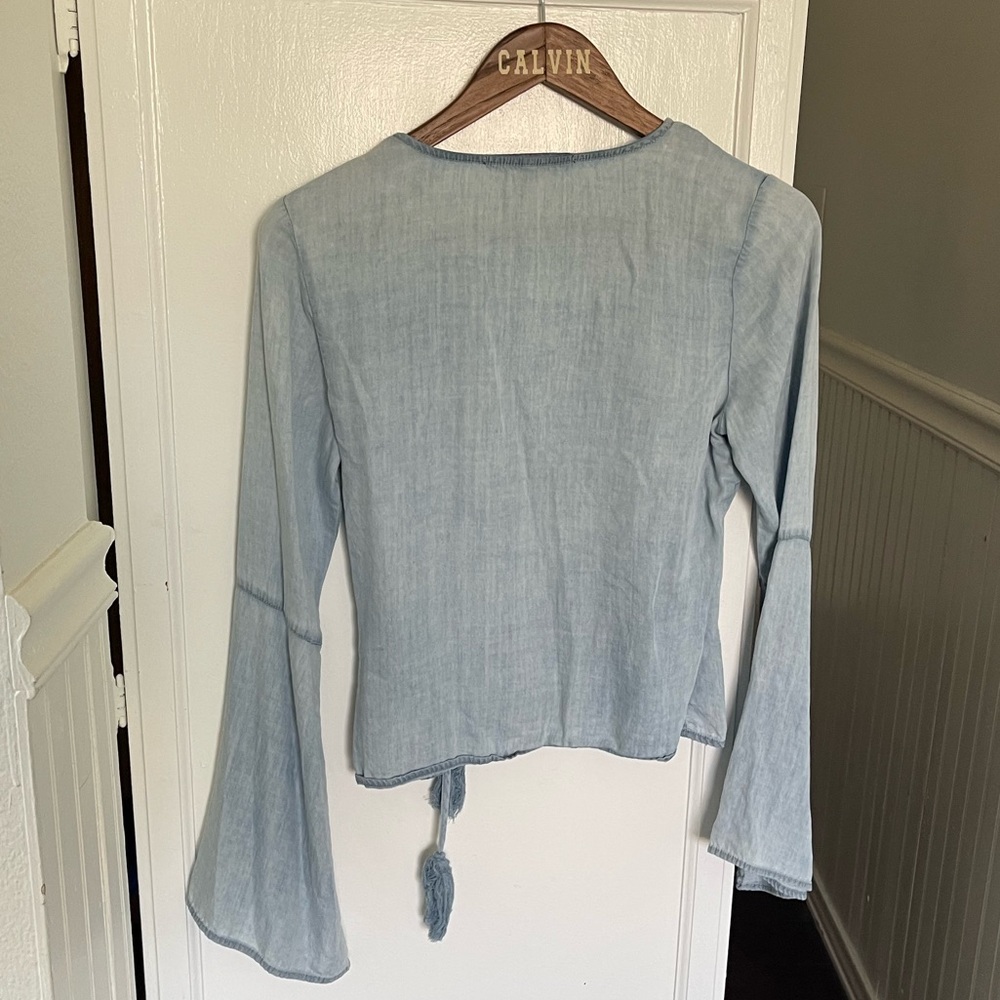 Adorable F21 wrap top - Picture 2 of 4